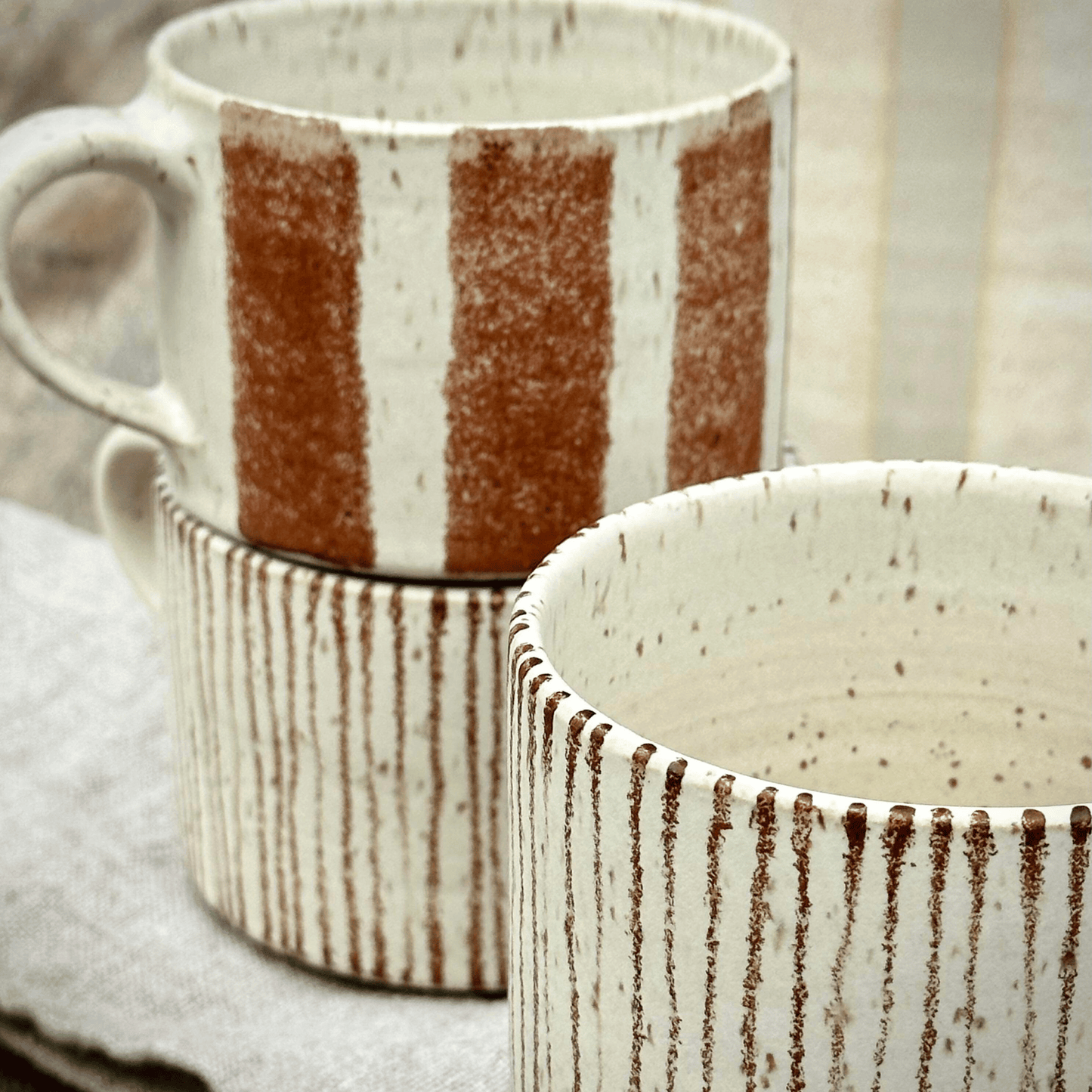 Fine striped cup set of 3 oat/brown